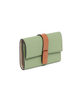 Green Leather Vertical Wallet | PDP | Antonia