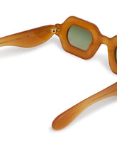 Occhiali Da Sole Pebble Almond Split SX Beige | PDP | Antonia