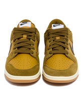 Green Dunk Low Retro SE Sneakers | PDP | Antonia
