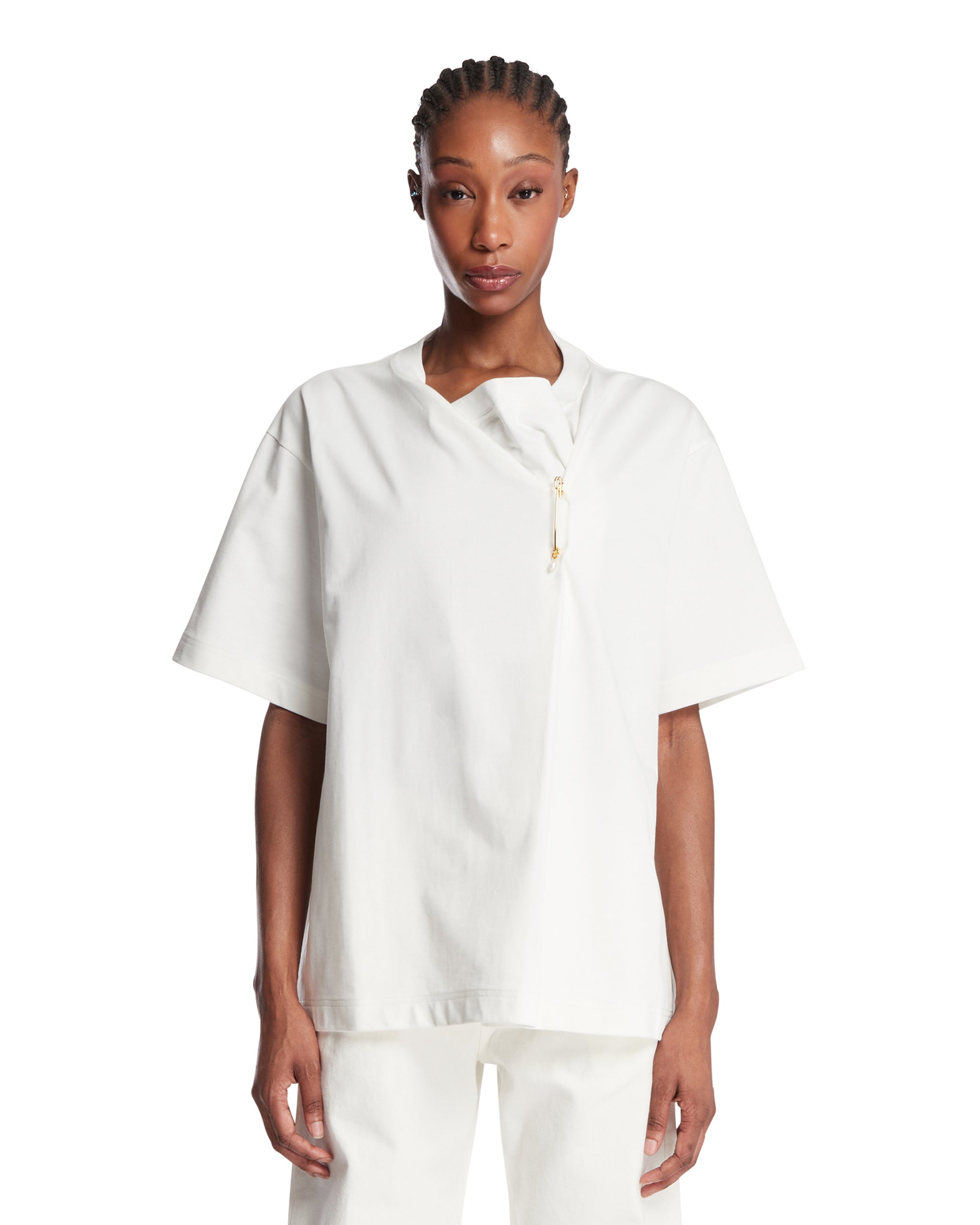 andwang Classic Petit Ribbon Tee 半袖 White T-Shirt with Pin | CARVEN - Antonia